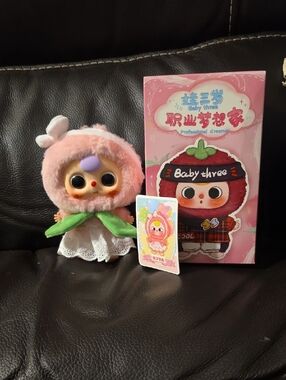 Baby Three Peach Prof Dreamer W  Carbiner Clip